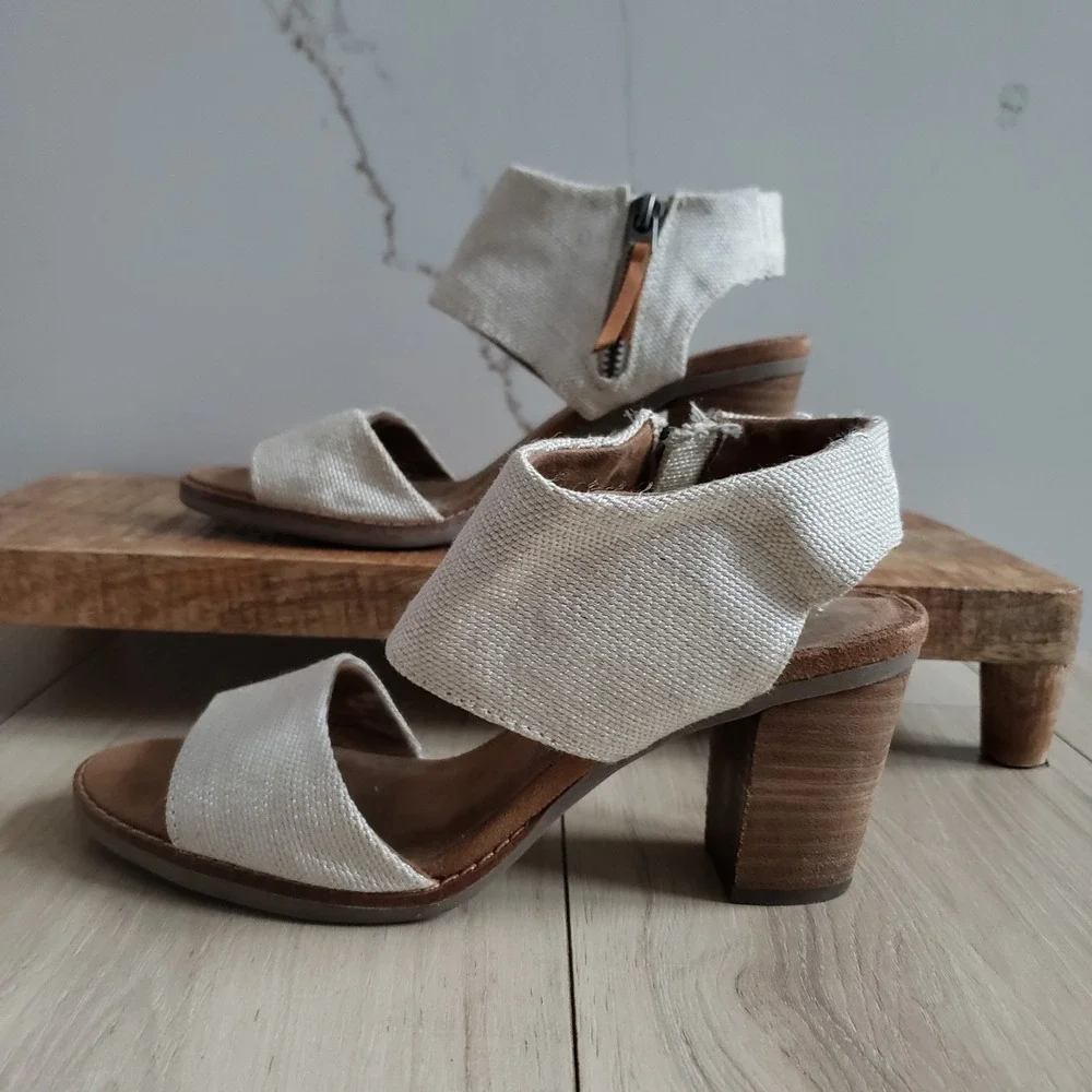 TOMS Majorca Cutout Sandals Womens 6.5 Natural Leather Block Heel Side‎ Zip